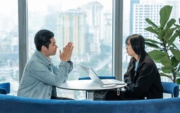 Làm sếp bị kẹp giữa áp lực cấp trên và kỳ vọng từ nhân viên, giới trẻ định nghĩa lại 'thành công'?