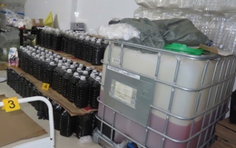 Pha hóa chất làm nước mắm giả, tương ớt, nước chấm không nhãn mác, phạt sao 'cho chừa'?