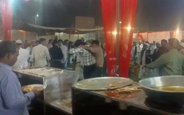 Đám cưới tan tác chỉ vì hai họ lao vào giành... gà rán