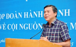 Đoàn Tuyên giáo và Dân vận, báo chí TP.HCM tặng quà hỗ trợ vùng bão lũ trong hành trình về nguồn