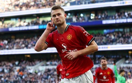 Man United thoát thua phút cuối