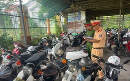 Cảnh sát giao thông Đồng Tháp kiểm tra bãi xe ở trường học, phát hiện 151 học sinh vi phạm