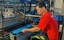 Dệt ước mơ xanh từ những mảnh ni lông phế thải