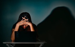 Nữ sinh tự tử vì bị lan truyền ảnh trộm vặt, Hàn Quốc bùng lên tranh luận về quyền riêng tư