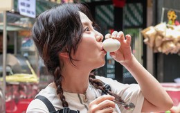 Song Ji Hyo khó quên món trứng vịt lộn và mê mẩn nước mía Việt Nam