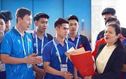 U22 Việt Nam được chào đón nồng nhiệt tại Thái Lan