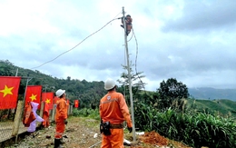 Nỗ lực kéo điện lên núi Ngọc Linh phục vụ đồng bào Ca Dong trước thềm năm mới 2026