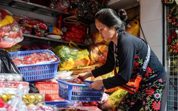 Kinh doanh trong 5 mét vuông, người dân phố cổ xoay xở khi vỉa hè thu gọn