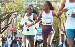 Runner vuột chiến thắng giải marathon sau hành động đẹp