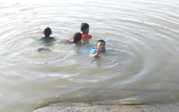 Chỉ 30% học sinh biết bơi, ở vùng sông nước cũng không biết bơi, sao giảm đuối nước thương tâm?