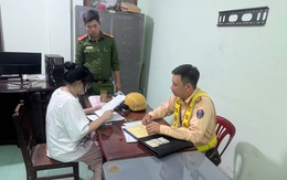 Chạy xe máy buông hai tay rồi vái lạy người đi đường, cô gái ở Bình Dương cũ bị phạt nặng