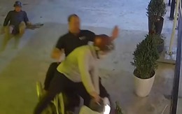 Hai thanh niên ngã dập mông trước pha bốc đầu xe máy của bạn thân