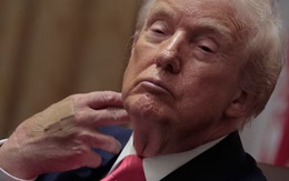 Nhà Trắng nói gì về bàn tay dán băng cá nhân của ông Trump?