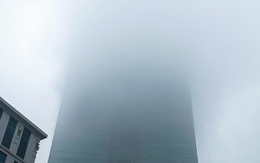 Không khí ở Hà Nội vẫn cảnh báo tím dù đường phố ít xe cộ, người dân cần hạn chế ra ngoài