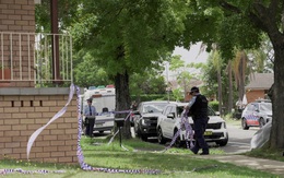Cảnh sát vũ trang đột kích khu dân cư nghi phạm xả súng ở Úc, hàng xóm bàng hoàng