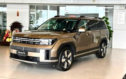Tin tức giá xe: Hyundai Santa Fe giảm giá tới 240 triệu tại đại lý, lấn cả sân xe phân khúc dưới