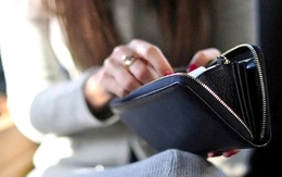 Chồng giữ tiền, quy định vợ chỉ ăn sáng mỗi tuần 1 lần bên ngoài với giá bình dân