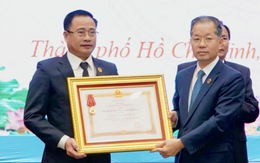 Tòa án nhân dân TP.HCM nhận Huân chương Lao động hạng nhất