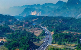 Ngắm cao tốc ngàn tỉ sắp thông tuyến 'mạch máu' giao thương biên giới Việt - Trung
