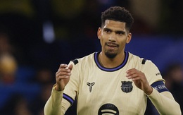 Trung vệ của Barcelona xin nghỉ không thời hạn để phục hồi tâm lý