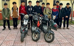 Học sinh cấp 2 cãi nhau, dùng ống tuýp sắt 'giải quyết'