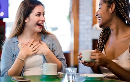 Cách làm chủ cuộc đối thoại để ai cũng thích trò chuyện với mình