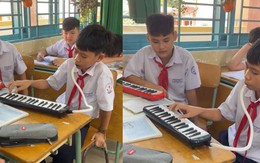 Bé trai thổi kèn phím Melodica siêu đỉnh