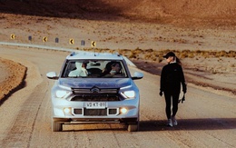 VĐV người Mỹ vô địch siêu marathon băng sa mạc khi mang thai 5 tháng