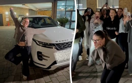 Sếp 'nhà người ta' thưởng quà Noel cho nhân viên là ô tô điện