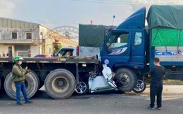 Tông liên hoàn giữa 7 ô tô làm 2 người chết