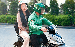 Cuối năm: Dân văn phòng tiết kiệm bằng cách đặt xe và đồ ăn qua app