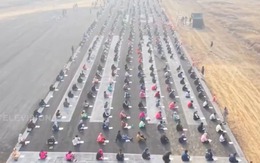 8.000 thí sinh ngồi kín đường băng để thi tuyển dân phòng