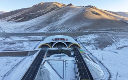 Trung Quốc phá kỷ lục 50.000km đường sắt cao tốc và hầm xuyên núi dài nhất thế giới