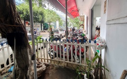 Chiếm dụng vỉa hè làm 'của riêng' ở Buôn Ma Thuột