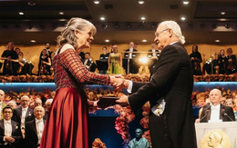 Nhà khoa học nữ Nobel Y học 2025: Cảm ơn những tấm gương đã cho tôi lòng can đảm