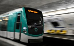 Đâm dao liên tiếp tại metro Paris, châu Âu cảnh giác dịp cuối năm