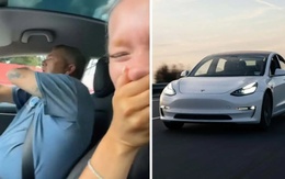 Ông bố chê con gái mua xe điện, đổi thái độ chỉ sau một cú đạp ga