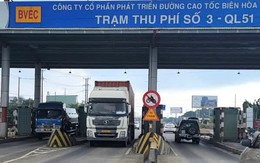 Nhùng nhằng tháo dỡ trạm thu phí bỏ hoang trên quốc lộ 51; Phụ huynh đóng học phí phải tốn thêm phí