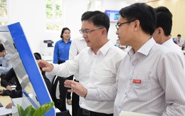 Phó chủ tịch UBND TP.HCM Nguyễn Mạnh Cường khảo sát Trung tâm Phục vụ hành chính công