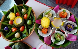 Ngắm 125 món bánh dân gian từ bột Sa Đéc và bản đồ Việt Nam tạo hình từ các giống hoa kiểng