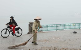 Chùm ảnh gần trưa sương mù vẫn dày đặc, Hà Nội mà ngỡ như Sa Pa