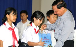 Phó chủ tịch Quốc hội thăm trường học, bệnh viện ở Khánh Hòa bị ngập lụt