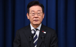 Một năm sau thiết quân luật, Tổng thống Hàn Quốc tuyên bố lấy 3-12 làm ngày lễ quốc gia