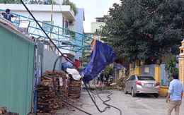 Ớn lạnh tháp cẩu công trình cao chục mét đổ xuống đường giữa trung tâm Đà Nẵng