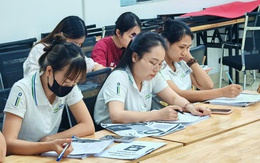 Sau giờ làm, Gen Z học thêm tiếng Anh, tiếng Trung ở nhà máy