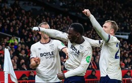 Bị West Ham cầm hòa phút cuối, Man United rớt khỏi top 5