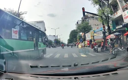 Xác minh clip xe buýt tuyến 69 vượt đèn đỏ ở ngã tư đông đúc xe cộ