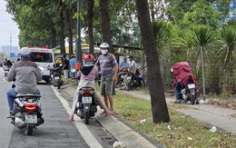 Một người đàn ông được phát hiện gục chết trên xe máy trên đường Phạm Văn Đồng