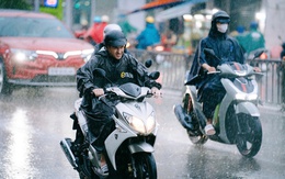 Thời tiết hôm nay 10-12: Nam Trung Bộ mưa to, Biển Đông có áp thấp