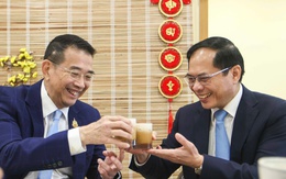 Bộ trưởng Ngoại giao Việt Nam và Thái Lan cùng uống cà phê, thăm hoàng thành sau hội đàm